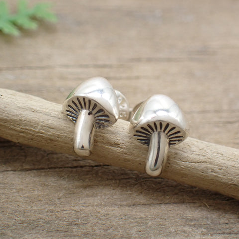 ♻️ Aretes de setas de plata de ley reciclada