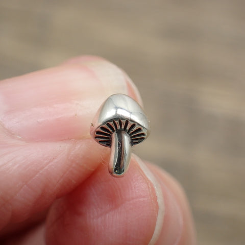 ♻️ Aretes de setas de plata de ley reciclada