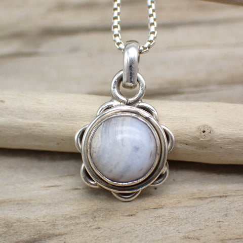 Colgante de plata de ley con piedra preciosa de ágata de encaje azul