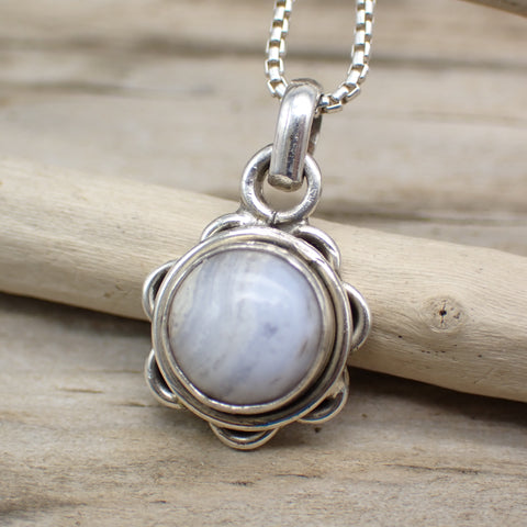 Colgante de plata de ley con piedra preciosa de ágata de encaje azul