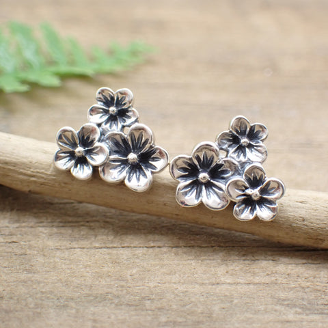 ♻️ Aretes de flor de cerezo de plata de ley reciclada