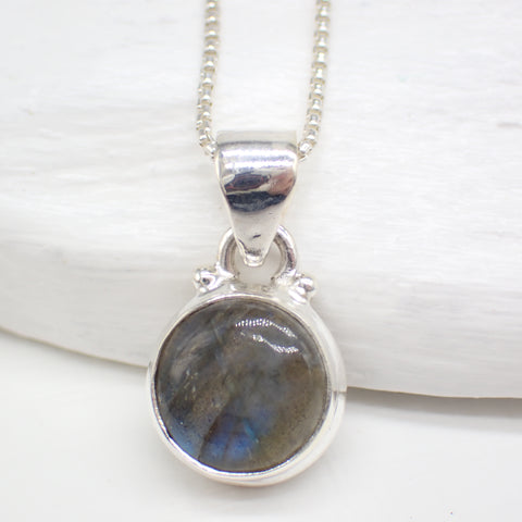 Labradorite Sterling Silver Simple Round Necklace