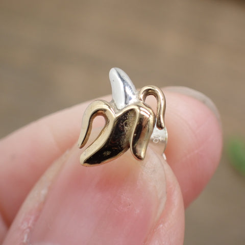 Pendientes tipo banana de plata de ley y bronce