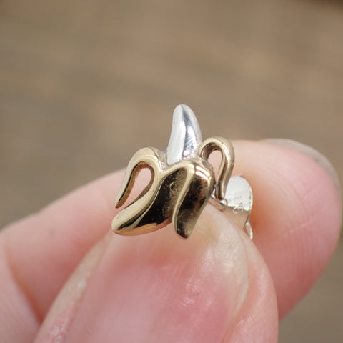 Pendientes tipo banana de plata de ley y bronce