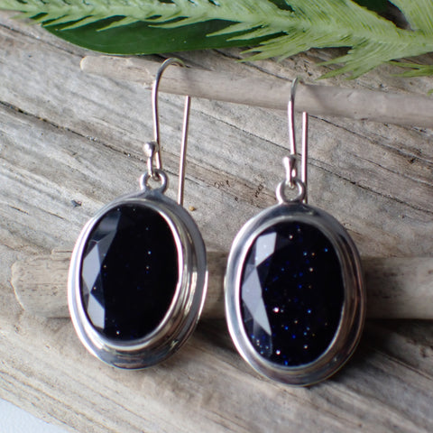 Pendientes de plata de ley con piedra dorada azul