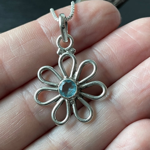 sterling silver daisy blue topaz faceted sterling silver pendant necklace