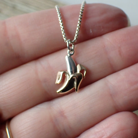 ♻️ Charme banane en argent sterling recyclé avec collier à peau de bronze