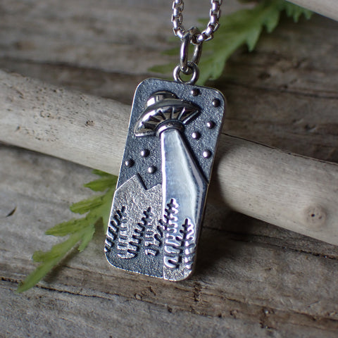 ♻️ Collier de charme OVNI en argent sterling recyclé