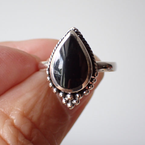 Anillo de plata de ley con ónix negro 