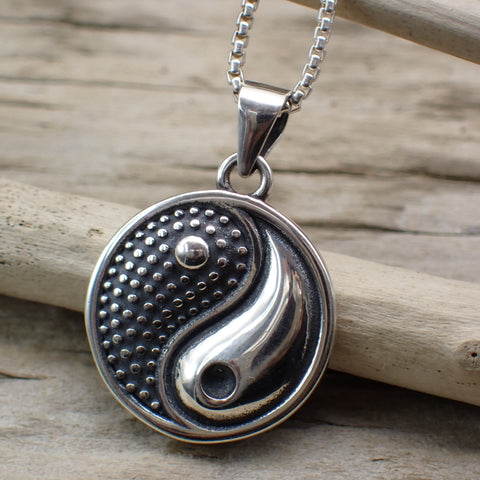 Charm Yin Yang de plata de ley