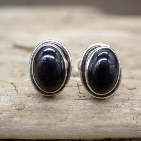 Aretes de plata de ley con ónix negro 