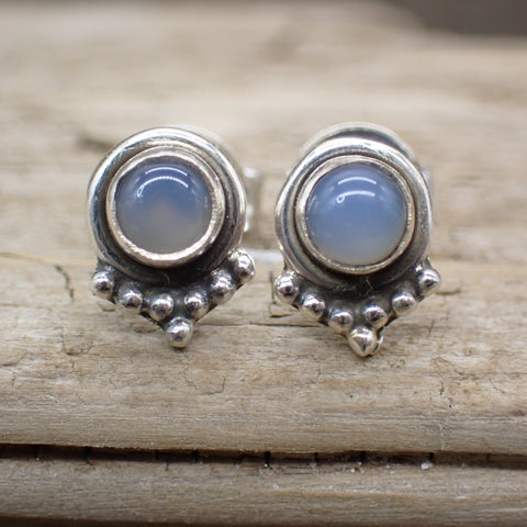 Pendientes de plata de ley con calcedonia gris 