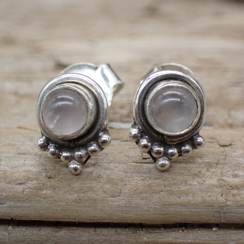 Boucles d'oreilles à tige en argent sterling et quartz rose