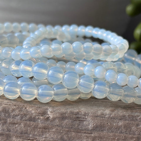 Bracelet en pierres précieuses opalite 