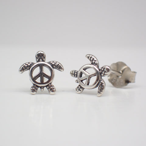 Pendientes de tuerca con forma de tortuga con signo de la paz en plata de ley