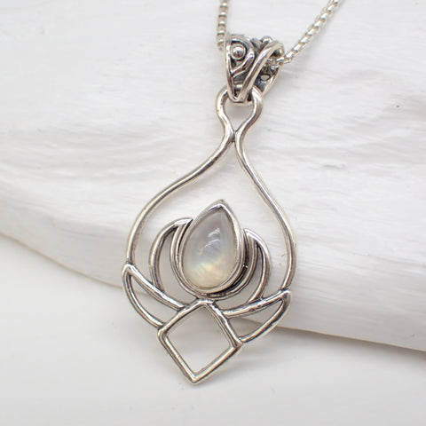 Collier de fleurs de lotus en argent sterling avec pierre de lune