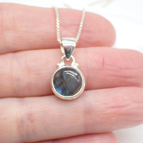 Labradorite Sterling Silver Simple Round  Necklace