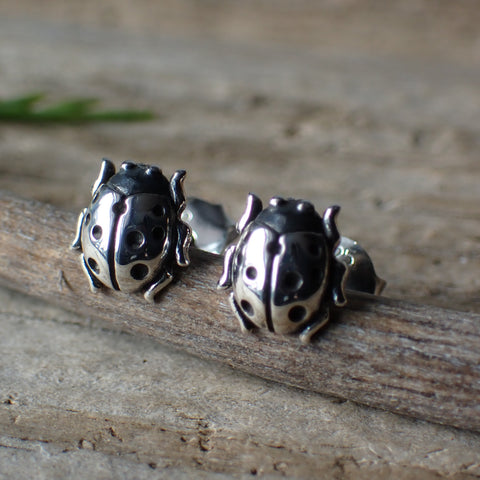 ♻️ Boucles d’oreilles Lady Bug Stud en argent sterling recyclé