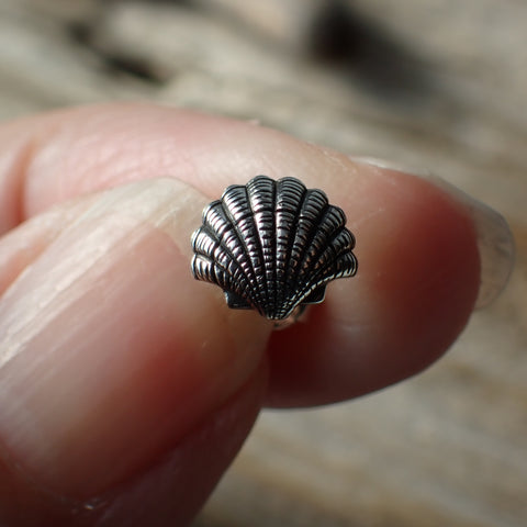 ♻️ Aretes de concha de plata de ley reciclada