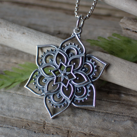 ♻️ Collier Lotus Mandala en argent sterling recyclé