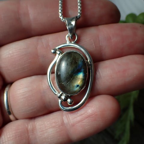 Sterling Silver Labradorite Pendant