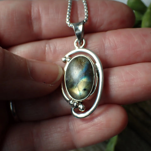 Sterling Silver Labradorite Pendant