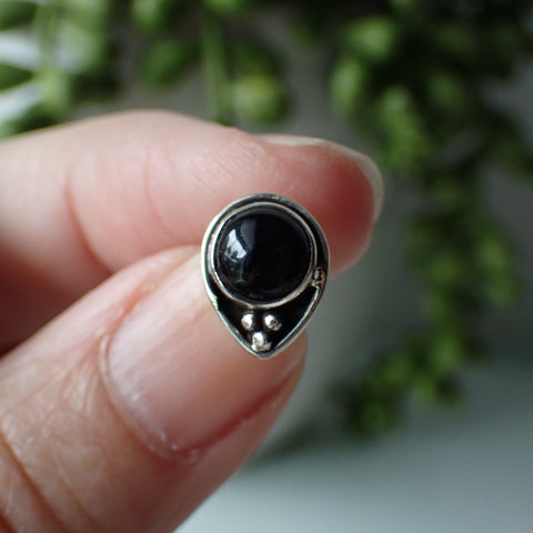 sterling silver black spinnel stud earring