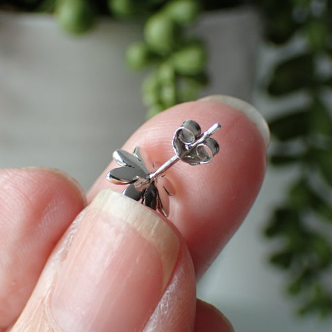 sterling silver sunflower stud post earrings