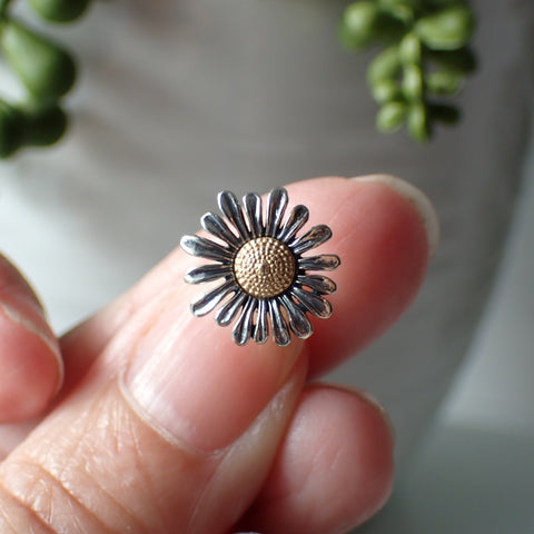 sterling silver mixed metal daisy flower stud post earrings