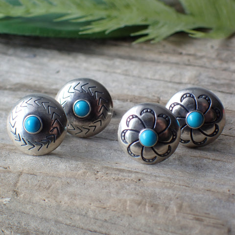 Clous concho turquoise estampillés en argent sterling par un artiste amérindien