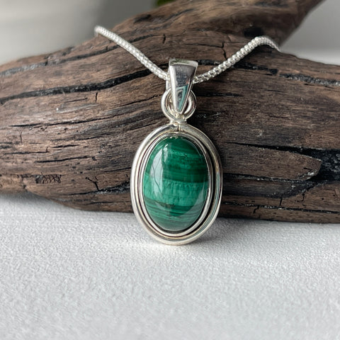 Collier en argent sterling avec malachite