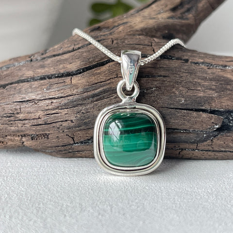 Collier en argent sterling avec malachite