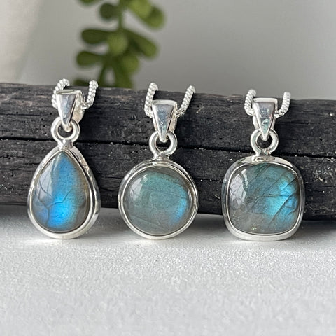 sterling silver labradorite necklace