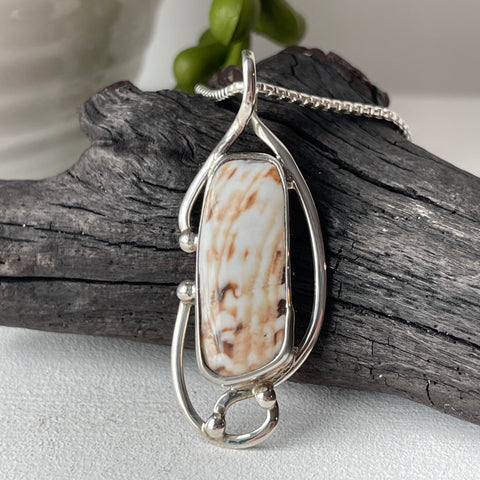 sterling silver shell pendant necklace