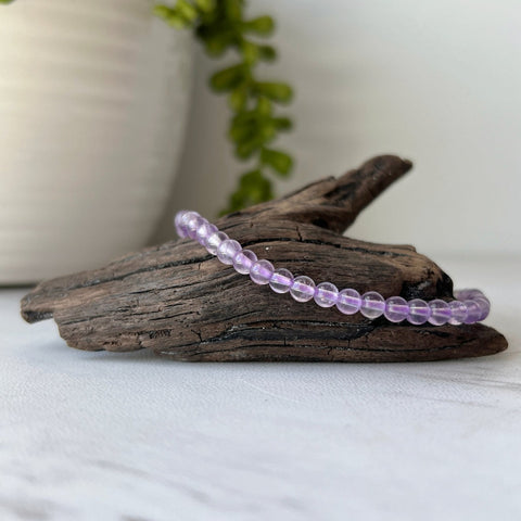 light purple amethyst gemstone bracelet