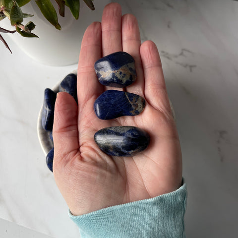 SODALITE TUMBLED POCKET CRYSTAL STONE