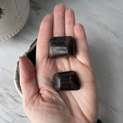 garnet crystal tumbled pocket stone