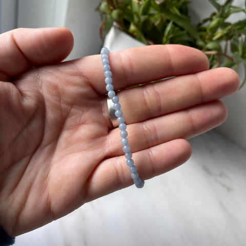 Pulsera de energía de piedras preciosas de angelita