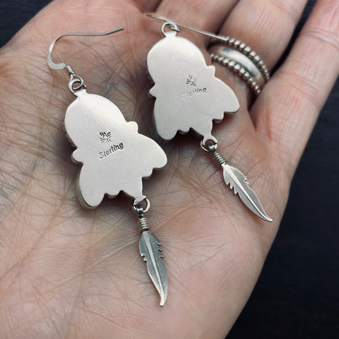 Pendientes de plata de primera ley hechos en Navajo con turquesa y ónix en blanco