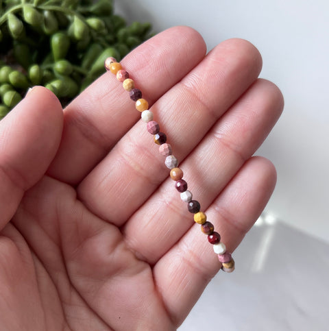 Bracelet de pierres précieuses à facettes Mookaite