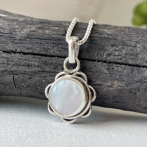 sterling silver mother of pearl simple charm pendant necklace