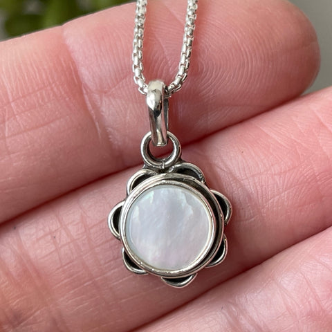 sterling silver mother of pearl simple charm pendant necklace